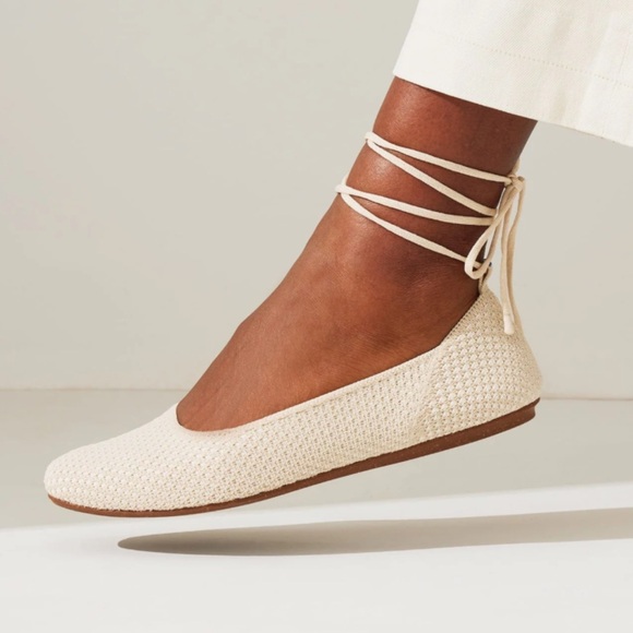 NEW Rothy’s The Square Wrap in Blanc Flats Size 7 - Picture 1 of 9